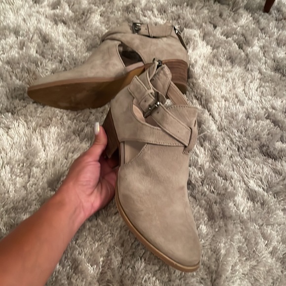 NORDSTROM CALSON genuine suede bootie - Picture 2 of 9
